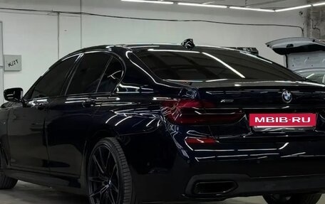BMW 7 серия, 2015 год, 2 800 000 рублей, 13 фотография