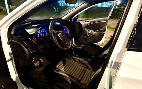 Hyundai Solaris II рестайлинг, 2013 год, 375 000 рублей, 9 фотография