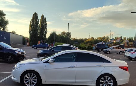Hyundai Sonata VI, 2011 год, 900 000 рублей, 2 фотография