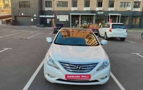 Hyundai Sonata VI, 2011 год, 900 000 рублей, 3 фотография
