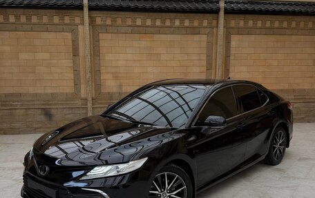 Toyota Camry, 2021 год, 3 550 000 рублей, 1 фотография