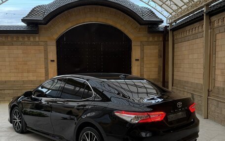 Toyota Camry, 2021 год, 3 550 000 рублей, 12 фотография