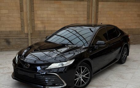 Toyota Camry, 2021 год, 3 550 000 рублей, 6 фотография
