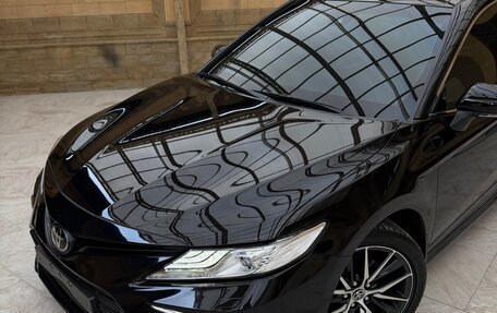 Toyota Camry, 2021 год, 3 550 000 рублей, 5 фотография