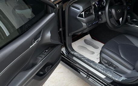 Toyota Camry, 2021 год, 3 550 000 рублей, 28 фотография