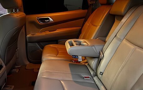 Nissan Pathfinder, 2015 год, 1 550 000 рублей, 17 фотография