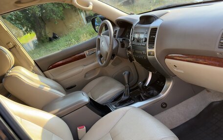 Toyota Land Cruiser Prado 120 рестайлинг, 2004 год, 1 650 000 рублей, 15 фотография