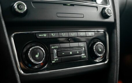 Skoda Superb III рестайлинг, 2014 год, 1 175 000 рублей, 14 фотография