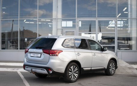 Mitsubishi Outlander III рестайлинг 3, 2020 год, 1 949 000 рублей, 2 фотография