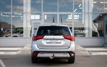 Mitsubishi Outlander III рестайлинг 3, 2020 год, 1 949 000 рублей, 4 фотография