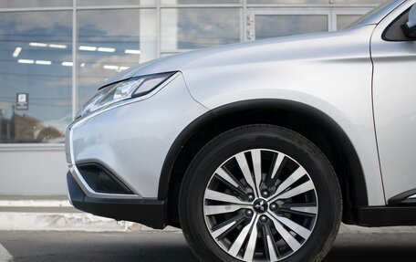 Mitsubishi Outlander III рестайлинг 3, 2020 год, 1 949 000 рублей, 9 фотография