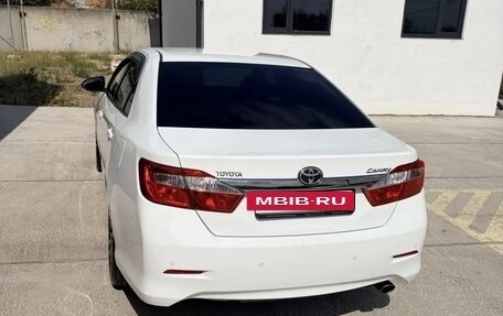 Toyota Camry, 2014 год, 2 100 000 рублей, 4 фотография