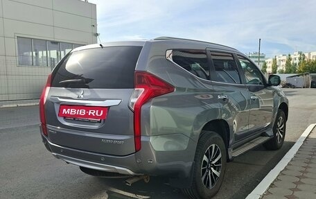 Mitsubishi Pajero Sport III рестайлинг, 2016 год, 2 600 000 рублей, 3 фотография