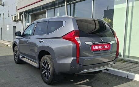 Mitsubishi Pajero Sport III рестайлинг, 2016 год, 2 600 000 рублей, 4 фотография