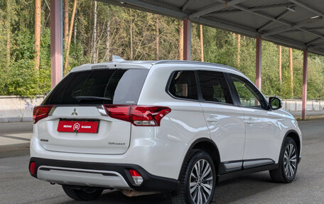 Mitsubishi Outlander III рестайлинг 3, 2019 год, 2 149 500 рублей, 7 фотография