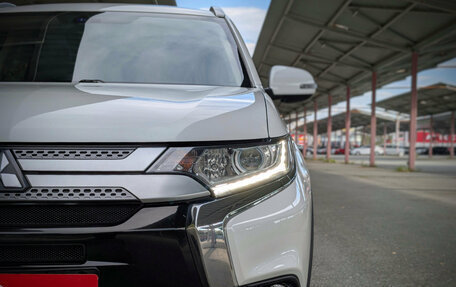 Mitsubishi Outlander III рестайлинг 3, 2019 год, 2 149 500 рублей, 9 фотография