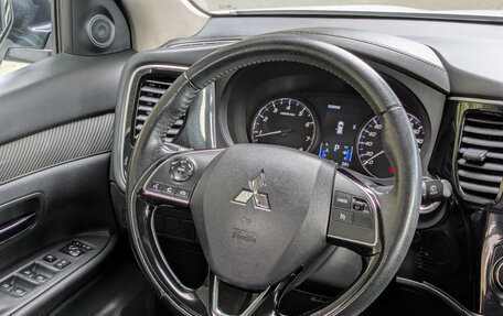 Mitsubishi Outlander III рестайлинг 3, 2019 год, 2 149 500 рублей, 18 фотография