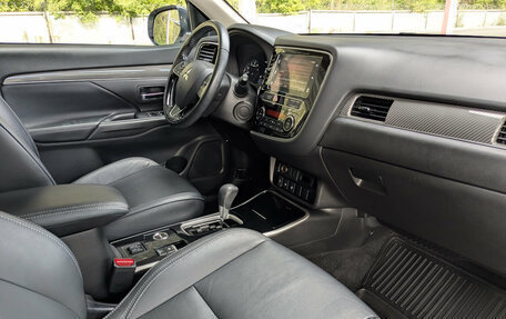 Mitsubishi Outlander III рестайлинг 3, 2019 год, 2 149 500 рублей, 15 фотография