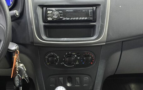 Renault Logan II, 2015 год, 685 000 рублей, 23 фотография