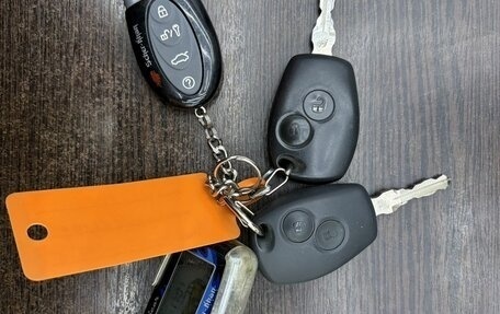 Renault Logan II, 2015 год, 685 000 рублей, 31 фотография