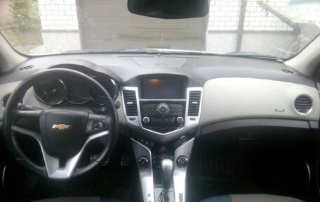 Chevrolet Cruze II, 2011 год, 699 000 рублей, 3 фотография