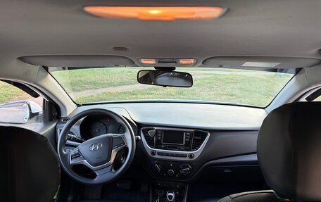 Hyundai Solaris II рестайлинг, 2017 год, 1 000 000 рублей, 7 фотография