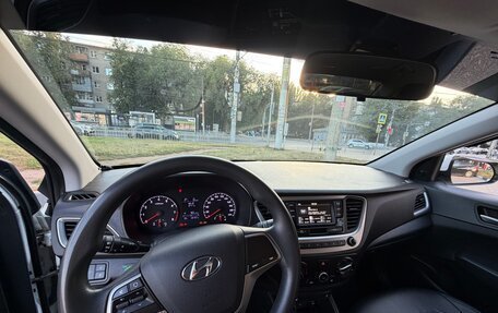Hyundai Solaris II рестайлинг, 2017 год, 1 000 000 рублей, 11 фотография