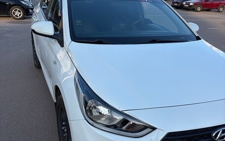 Hyundai Solaris II рестайлинг, 2017 год, 1 000 000 рублей, 14 фотография