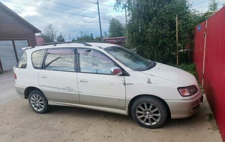 Toyota Ipsum II, 1998 год, 350 000 рублей, 1 фотография