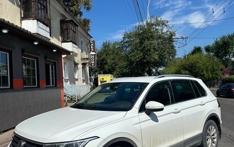Volkswagen Tiguan II, 2021 год, 2 500 000 рублей, 4 фотография
