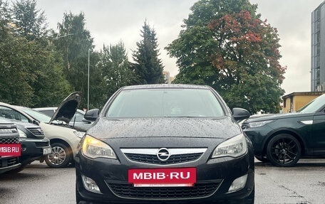 Opel Astra J, 2011 год, 679 000 рублей, 2 фотография