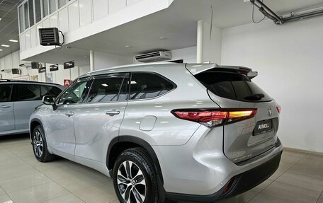 Toyota Highlander, 2021 год, 4 989 000 рублей, 6 фотография