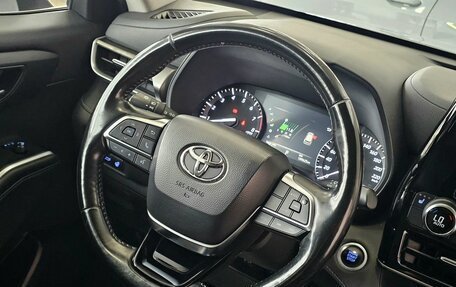 Toyota Highlander, 2021 год, 4 989 000 рублей, 26 фотография