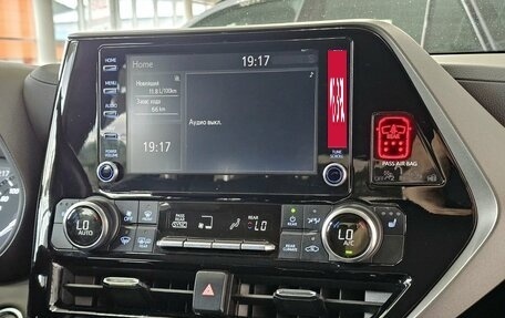 Toyota Highlander, 2021 год, 4 989 000 рублей, 24 фотография