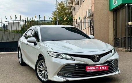 Toyota Camry, 2019 год, 2 899 999 рублей, 1 фотография