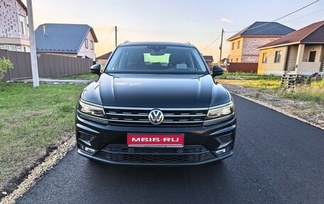 Volkswagen Tiguan II, 2019 год, 2 350 000 рублей, 1 фотография