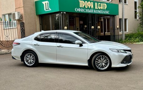 Toyota Camry, 2019 год, 2 899 999 рублей, 4 фотография