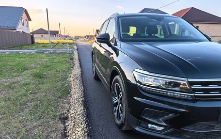 Volkswagen Tiguan II, 2019 год, 2 350 000 рублей, 2 фотография
