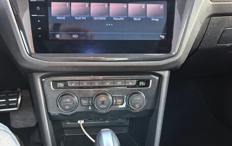 Volkswagen Tiguan II, 2019 год, 2 350 000 рублей, 16 фотография