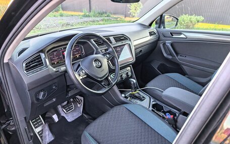 Volkswagen Tiguan II, 2019 год, 2 350 000 рублей, 11 фотография