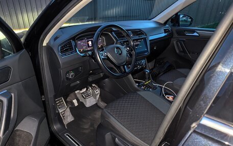 Volkswagen Tiguan II, 2019 год, 2 350 000 рублей, 22 фотография