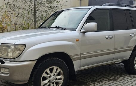 Toyota Land Cruiser 100 рестайлинг 2, 2006 год, 1 750 000 рублей, 3 фотография