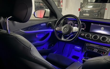Mercedes-Benz E-Класс, 2018 год, 3 000 000 рублей, 3 фотография