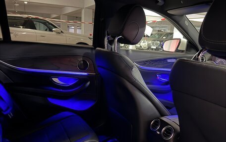 Mercedes-Benz E-Класс, 2018 год, 3 000 000 рублей, 4 фотография
