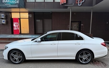 Mercedes-Benz E-Класс, 2018 год, 3 000 000 рублей, 10 фотография