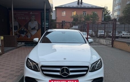 Mercedes-Benz E-Класс, 2018 год, 3 000 000 рублей, 8 фотография