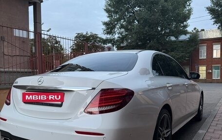 Mercedes-Benz E-Класс, 2018 год, 3 000 000 рублей, 9 фотография