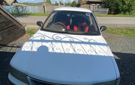 Nissan Sunny B15, 2000 год, 275 000 рублей, 2 фотография