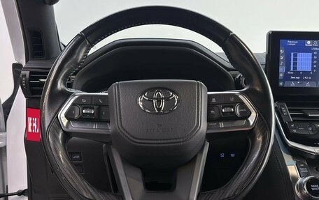 Toyota Land Cruiser, 2022 год, 11 430 000 рублей, 9 фотография