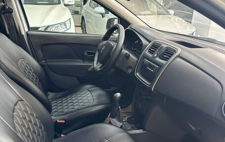 Renault Logan II, 2018 год, 550 000 рублей, 10 фотография